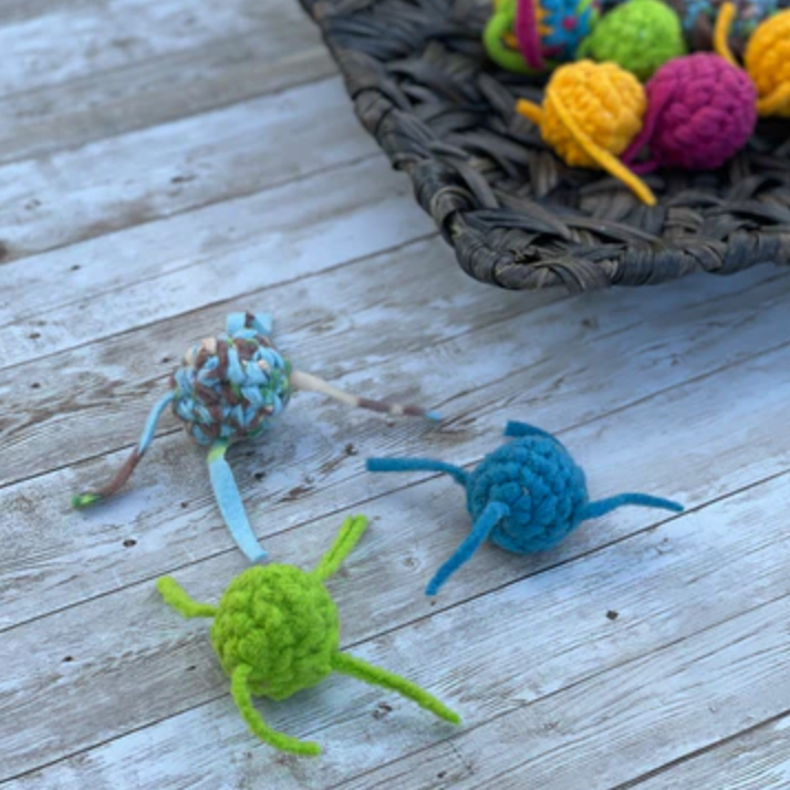Catnip Fleece-Yarn Balls